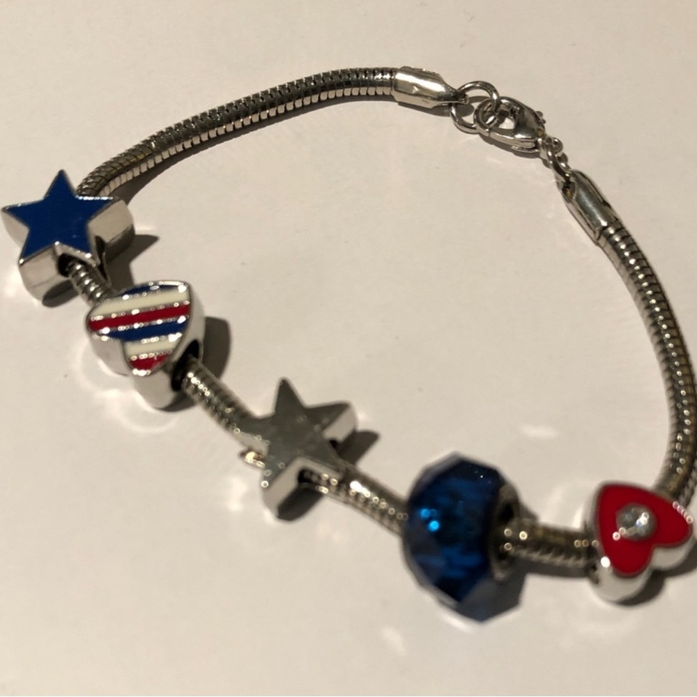 Beautiful Patriotic Charm Bracelet with Stars and Hearts